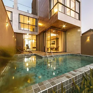  Casa de Férias Casa Requinte, 4 , Piscina Ii